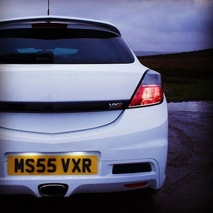 Gel plates on the Arctic white Astra VXR