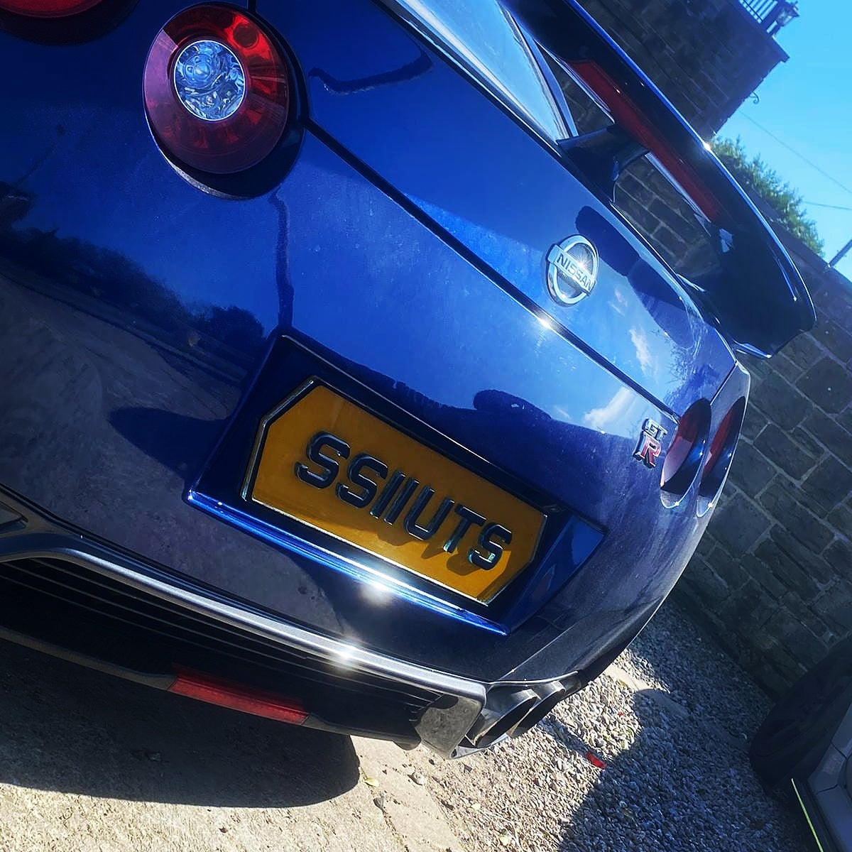 Nissan GTR with bespoke shaped 4D plates – Delta Plates