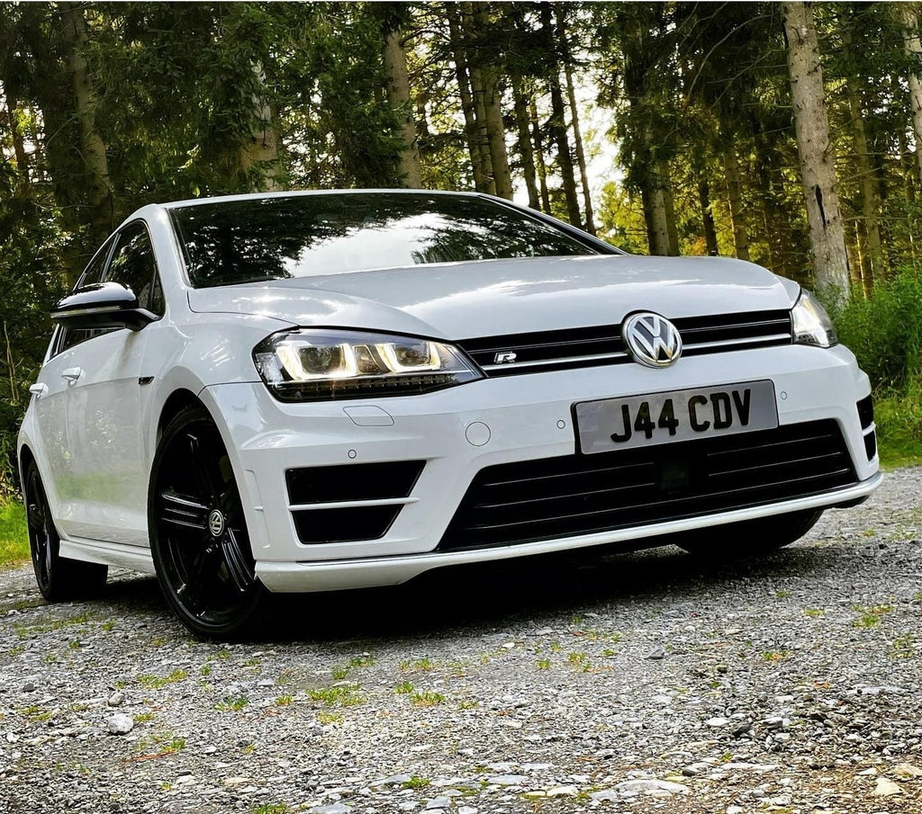 VW Golf R with some tinted 3D gel plates – Delta Plates