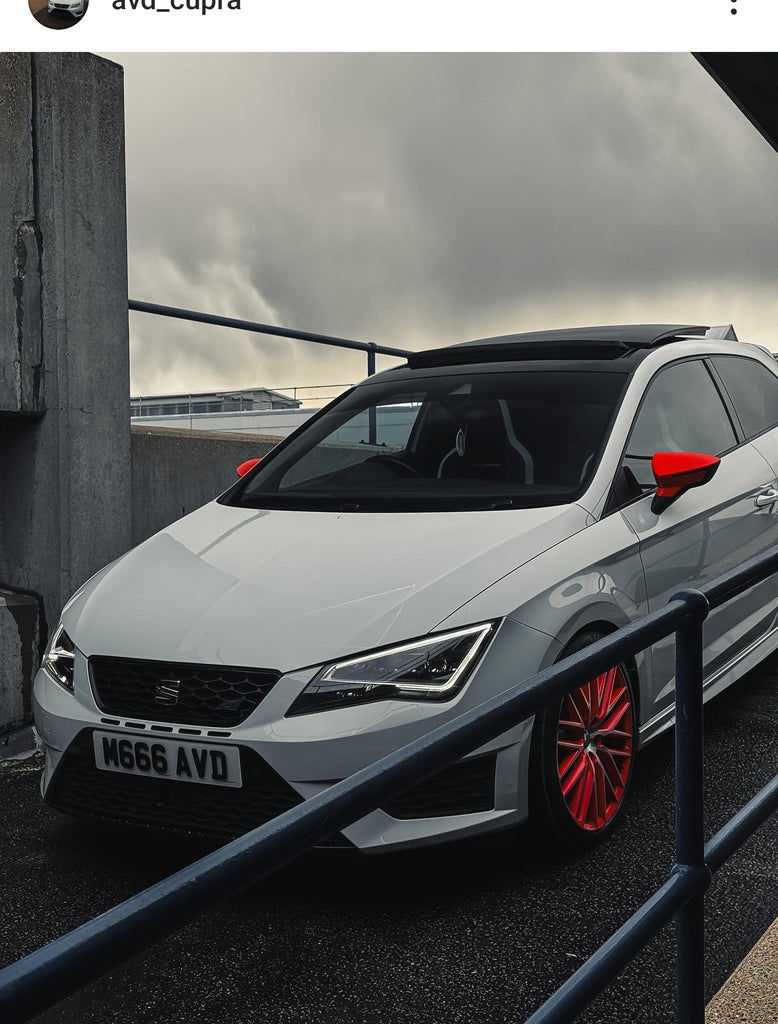 Seat Cupra with some short 4D plates